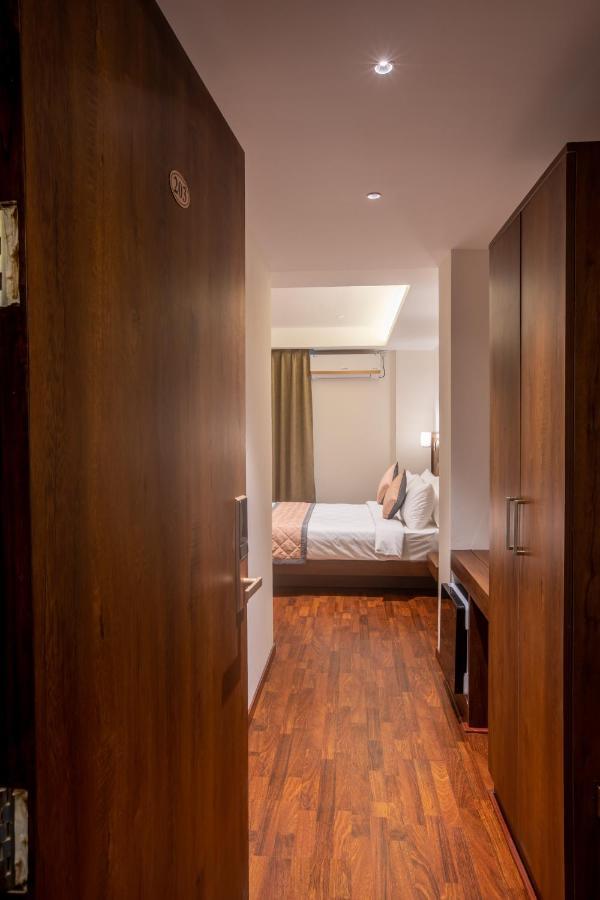 העיר בנגלור Golden Fortune Inn Hotel מראה חיצוני תמונה